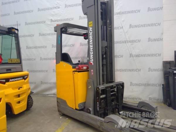Jungheinrich ETV 325 리치 트럭
