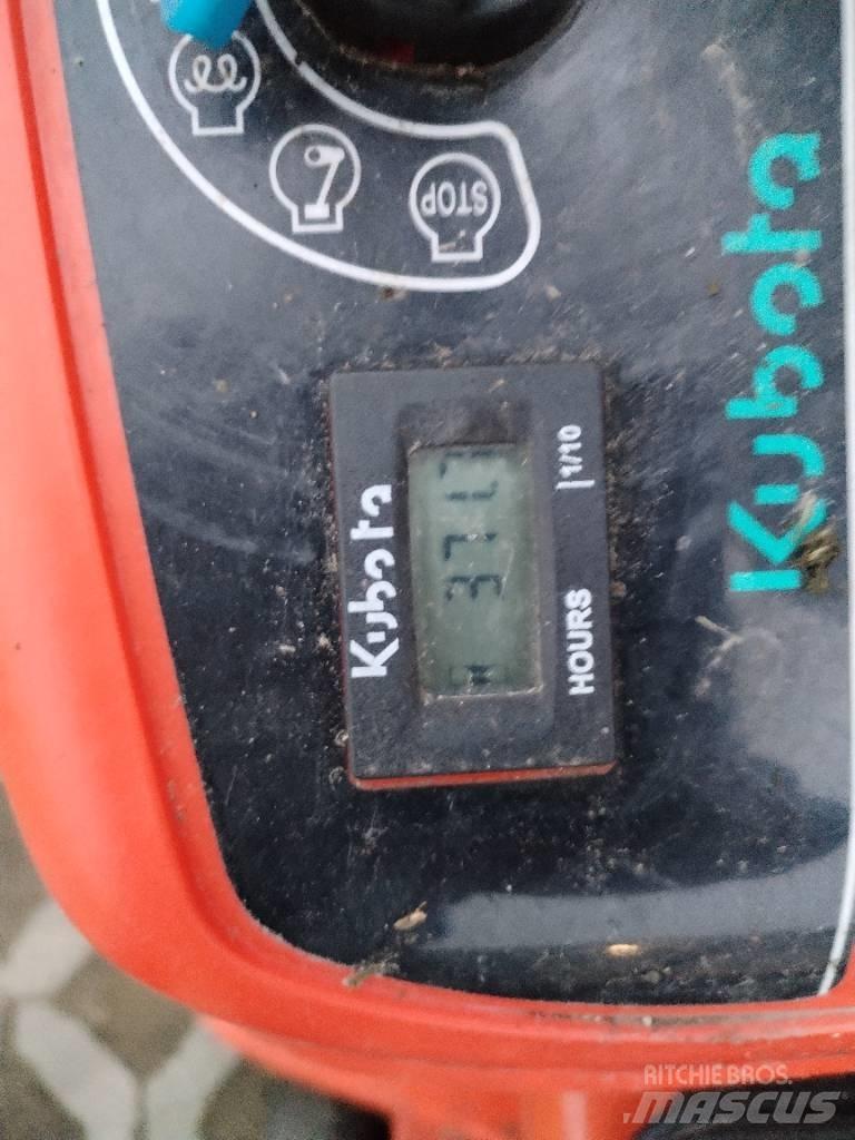 Kubota GZD 21 탑승형 잔디깎기