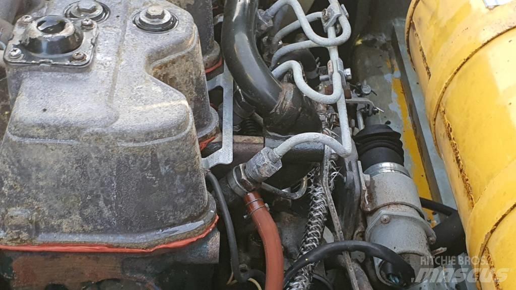 Sakai TS 160 공기 타이어 롤러