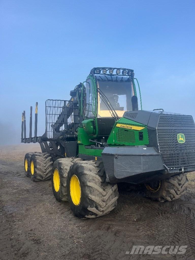 John Deere 910G 원목 포워더