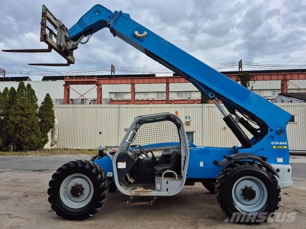 Genie GTH 844 텔러 핸들러