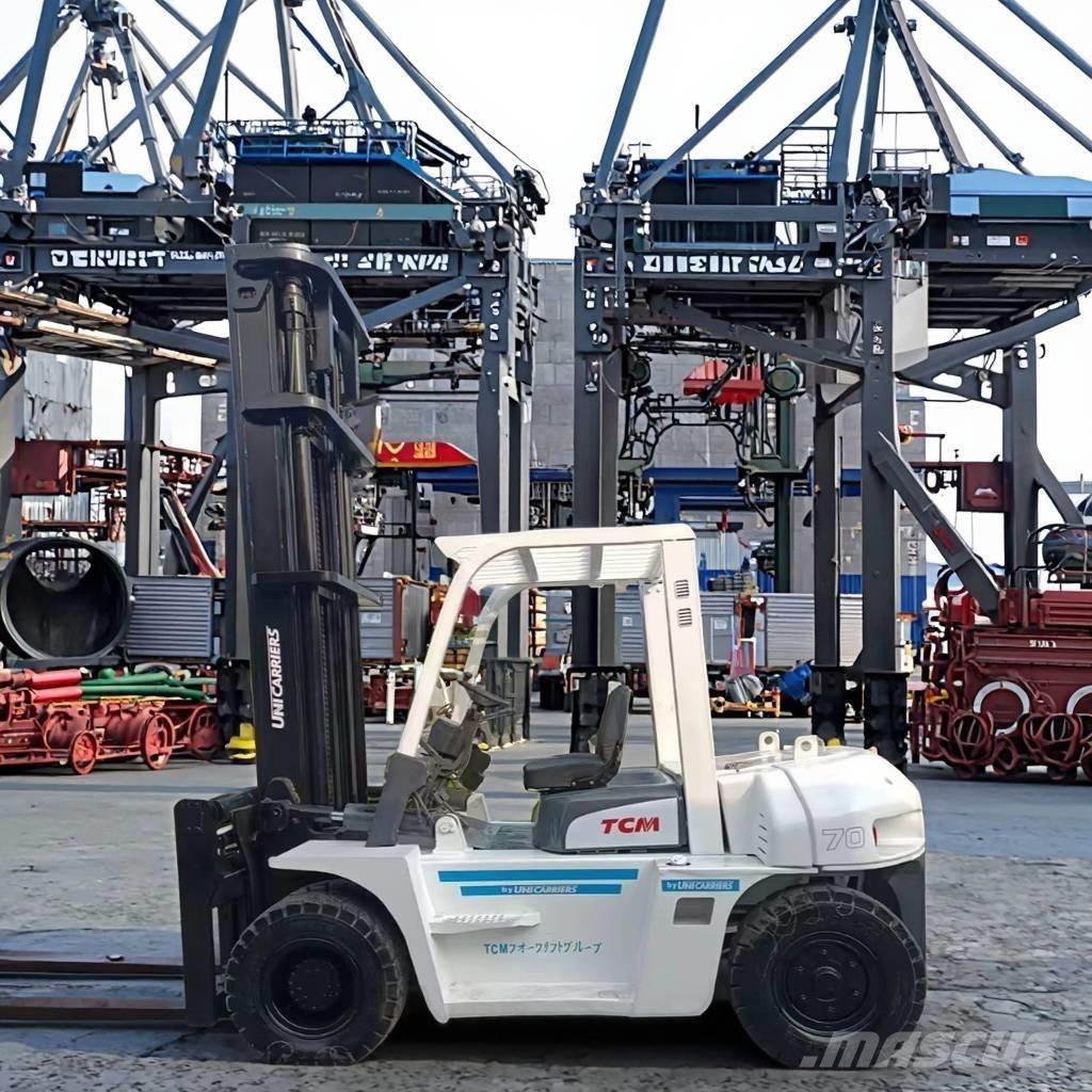 TCM FD 70 Z8 탑차 트럭