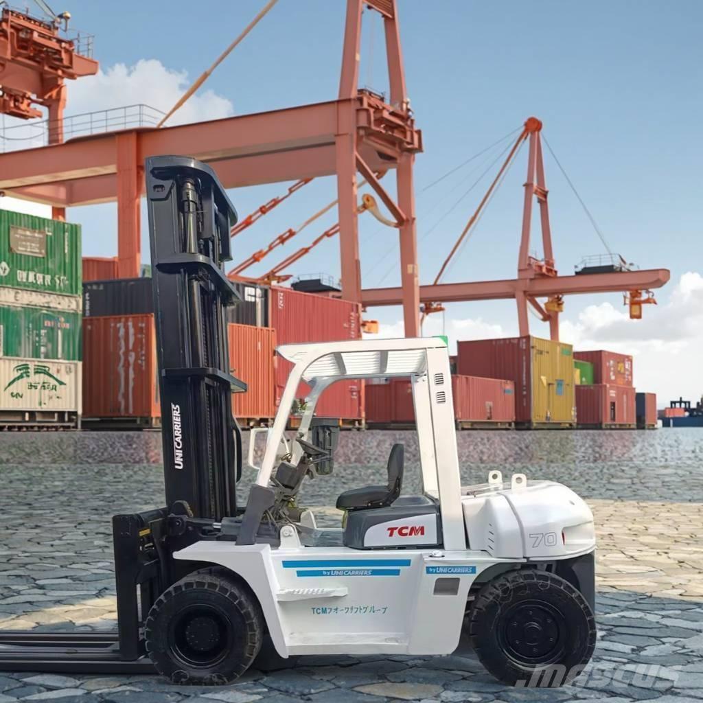 TCM FD 70 Z8 탑차 트럭