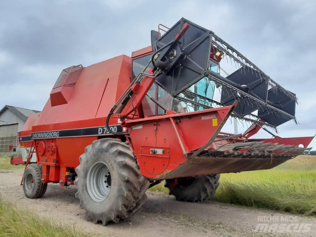 Dronningborg D7500 콤바인 수확기