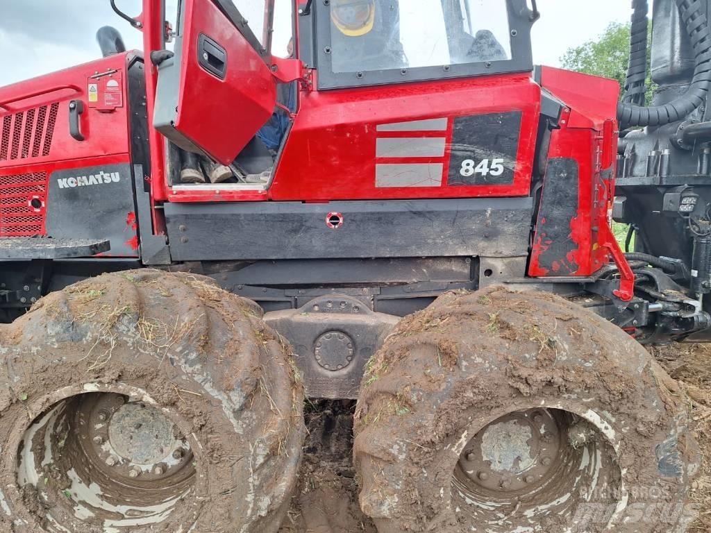 Komatsu 845 원목 포워더