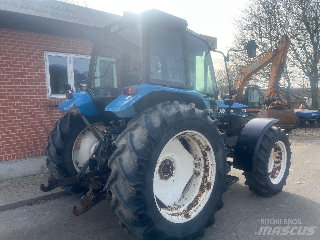 New Holland 7740 트랙터