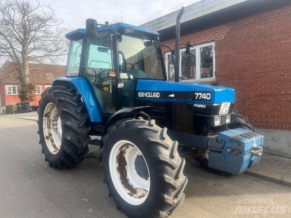 New Holland 7740 트랙터