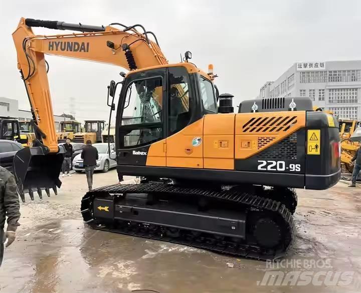 Hyundai R220-9S 대형 굴삭기 29톤 이상