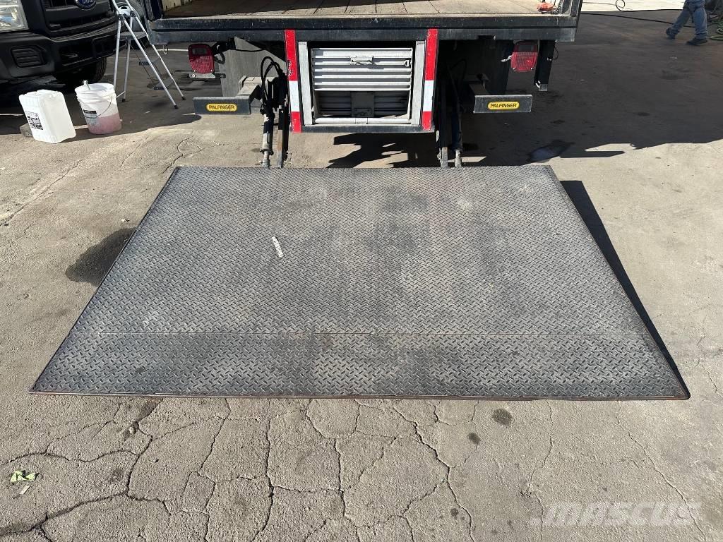 Ford F 550 SD 시립/다목적 차량