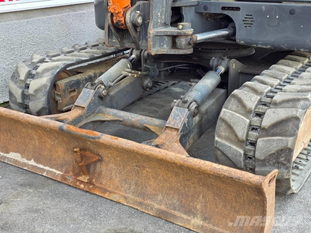 Doosan DX 80 R 중형굴삭기 7톤-28톤