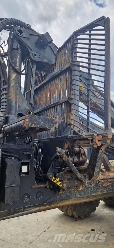 Komatsu 895 원목 포워더