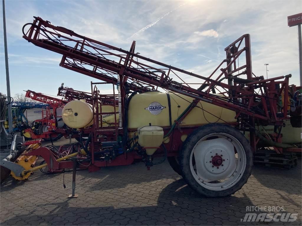 Hardi TZY 2400 견인형 분무기
