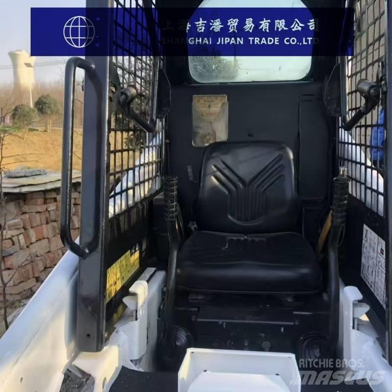 Bobcat S 70  스키드로더