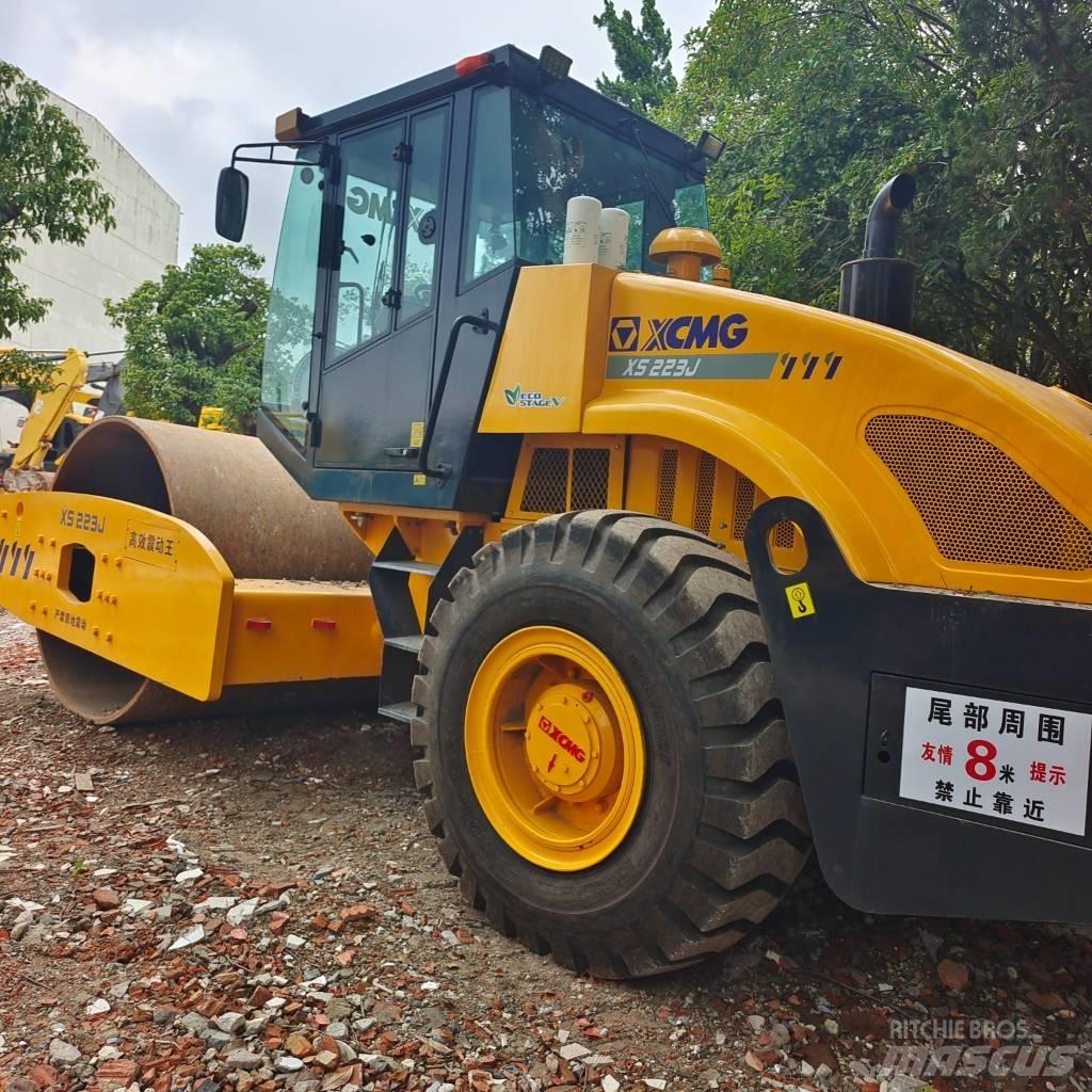 XCMG XS 223 J 싱글 드럼 롤러