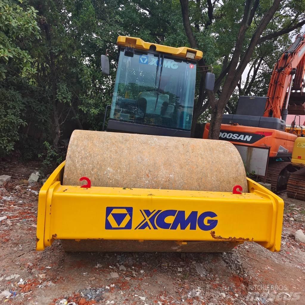 XCMG XS 223 J 싱글 드럼 롤러