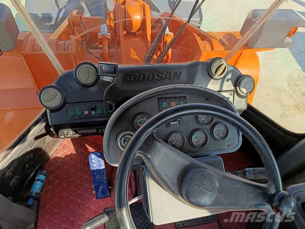 Doosan DL 505  휠로우더