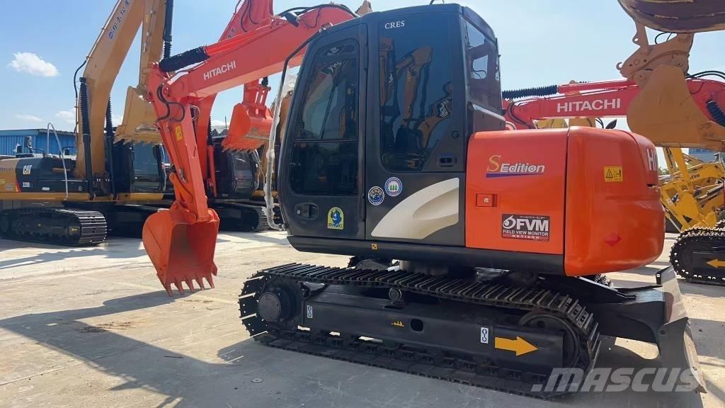 Hitachi ZX 70 소형 굴삭기 7톤 미만