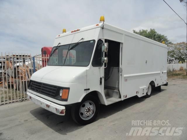 GMC P30 시립/다목적 차량