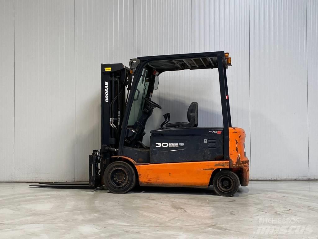Doosan B30X-5 전동 지게차