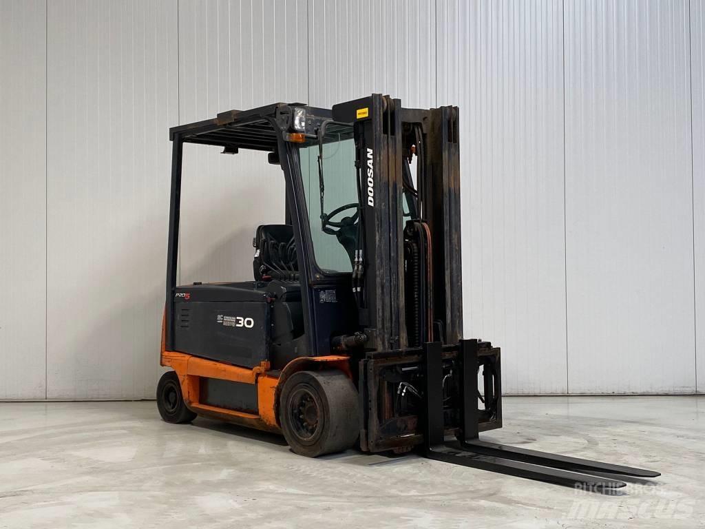 Doosan B30X-5 전동 지게차