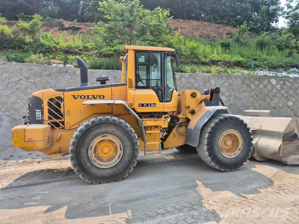 Volvo L 120 F  휠로우더