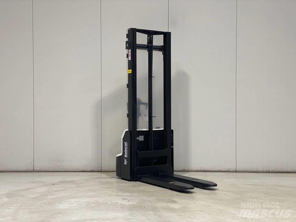 Bobcat LSM12N-7 포크리프트