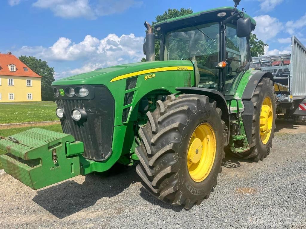 John Deere 8320 R 트랙터