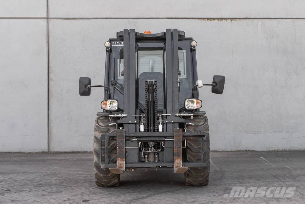 Manitou MC 25-4 디젤 지게차