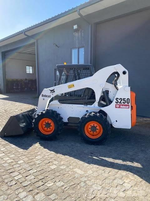 Bobcat S 250  스키드로더