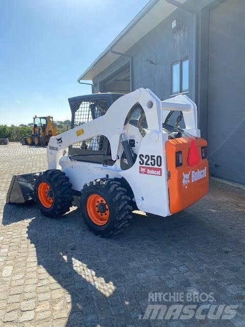 Bobcat S 250  스키드로더