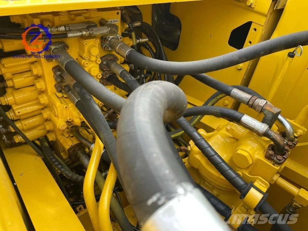 Komatsu PC 220-8 대형 굴삭기 29톤 이상