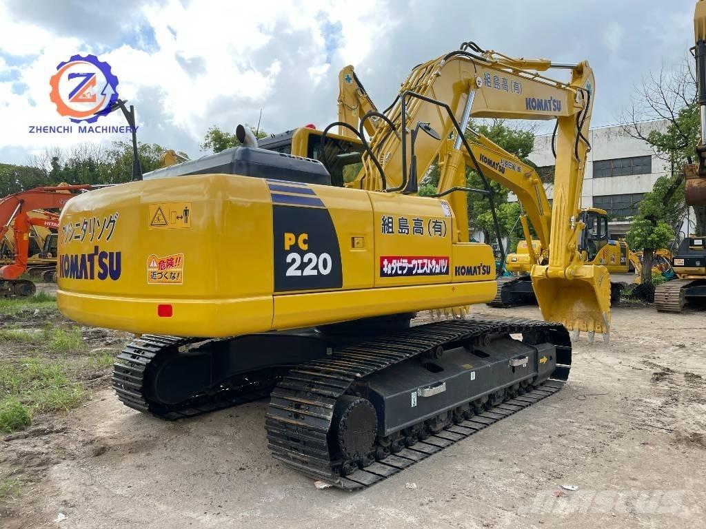 Komatsu PC 220-8 대형 굴삭기 29톤 이상