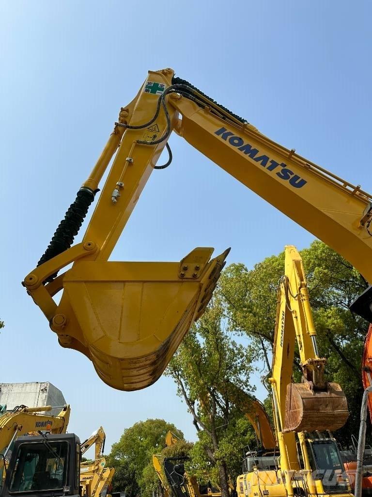 Komatsu PC 130 대형 굴삭기 29톤 이상