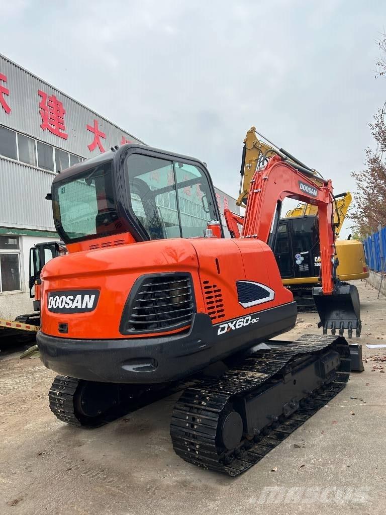 Doosan DX 60 대형 굴삭기 29톤 이상