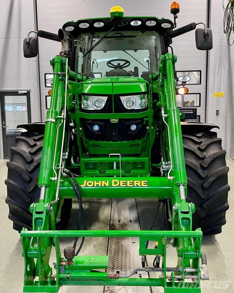 John Deere 6125 R 트랙터