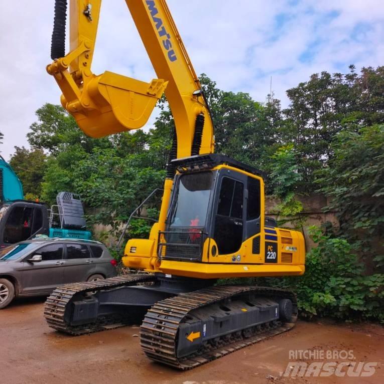 Komatsu PC 220-7 대형 굴삭기 29톤 이상