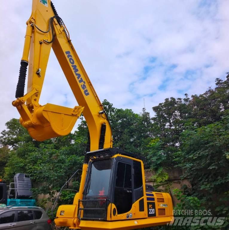 Komatsu PC 220-7 대형 굴삭기 29톤 이상
