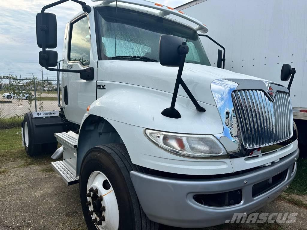 International MV607 트랙터 유닛