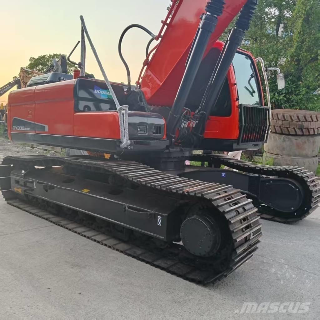 Doosan DX 300 대형 굴삭기 29톤 이상