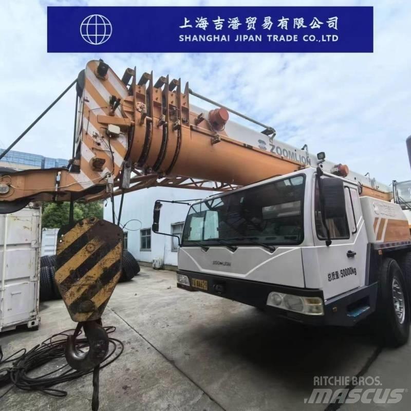 Zoomlion ZTC 800 V A/T 크레인