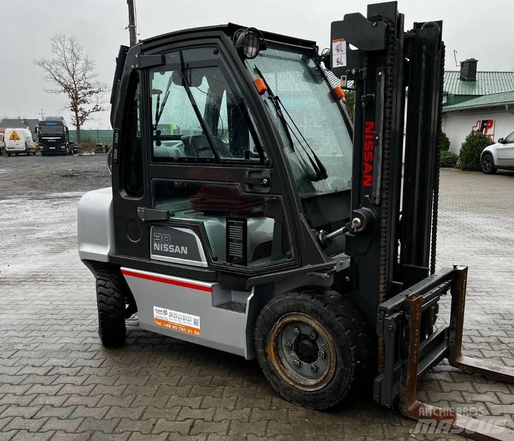 Nissan UG1D2A30LQ LPG 지게차