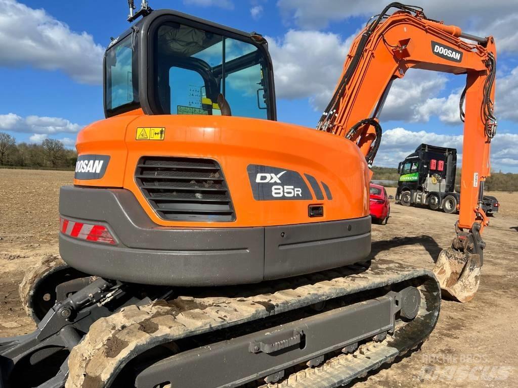 Doosan DX 85 R 중형굴삭기 7톤-28톤
