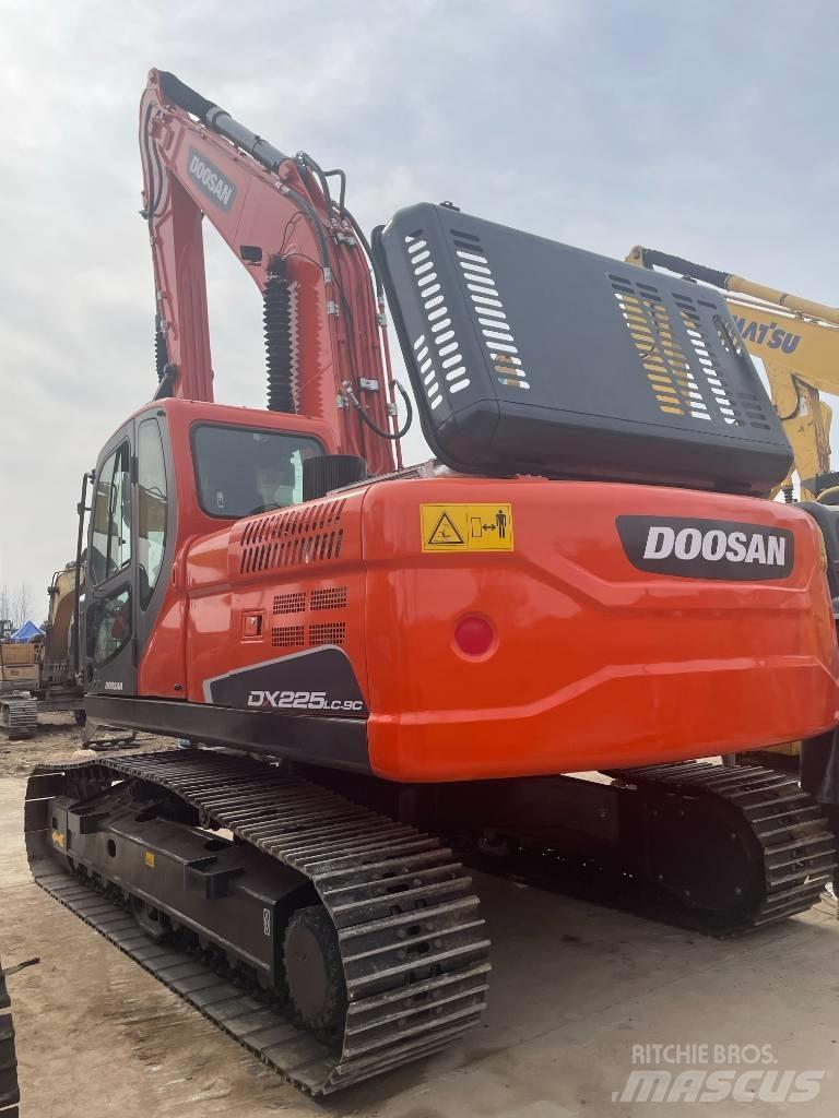 Doosan DX 225LC-9C 대형 굴삭기 29톤 이상