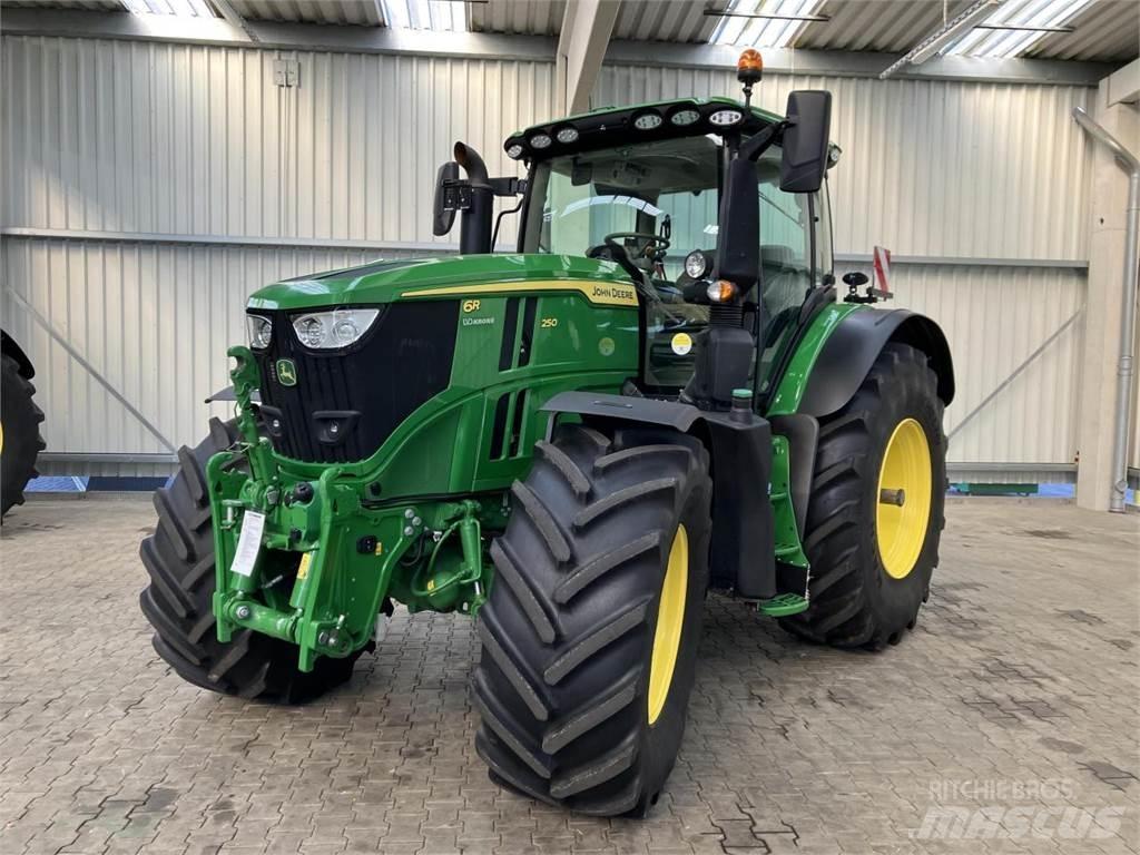 John Deere 6R 250 트랙터