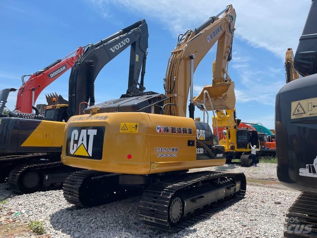 CAT 323D2 대형 굴삭기 29톤 이상