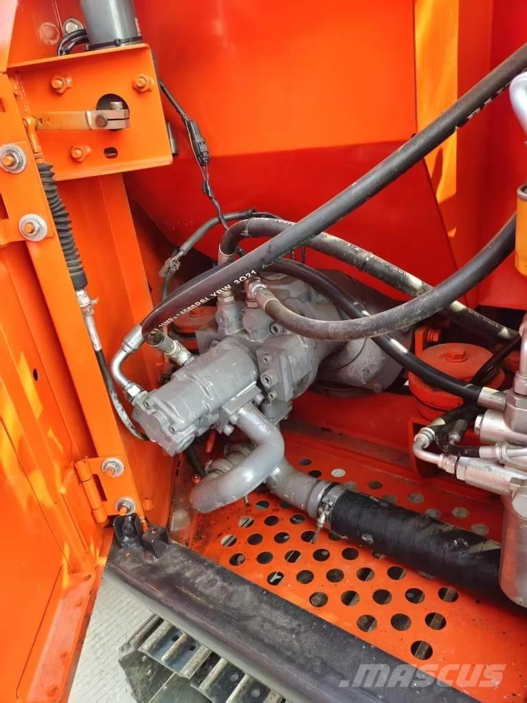 Hitachi ZX 60 소형 굴삭기 7톤 미만