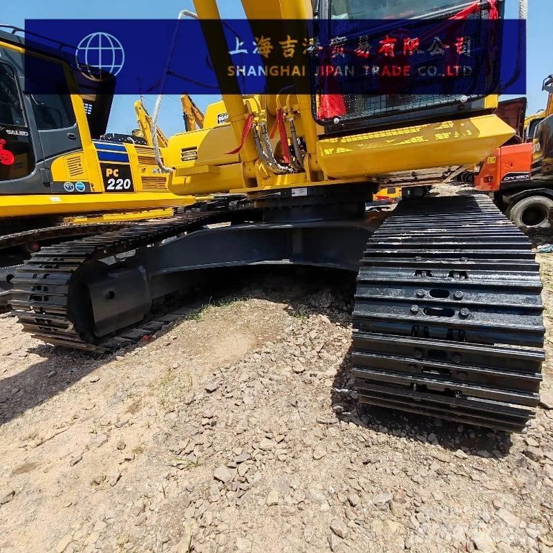 Komatsu PC 220 대형 굴삭기 29톤 이상
