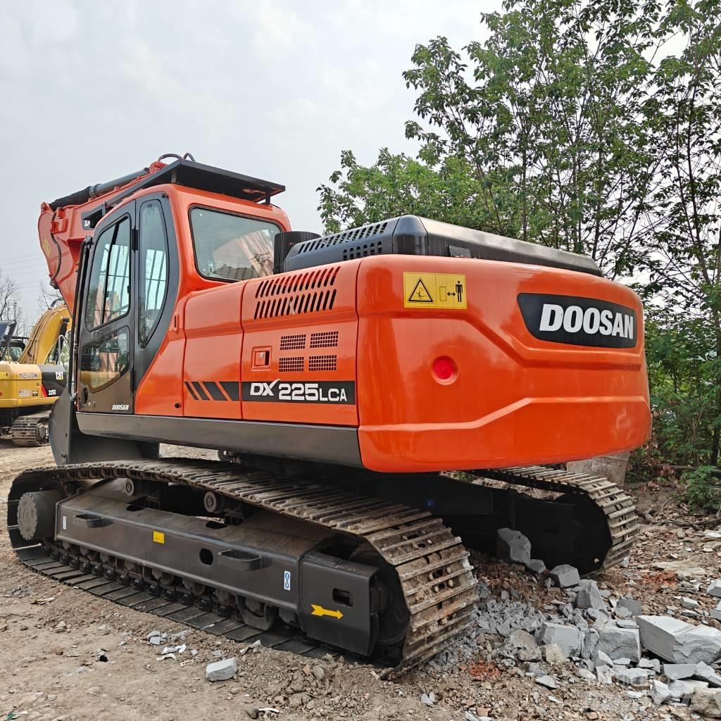 Doosan DX225-9C 대형 굴삭기 29톤 이상