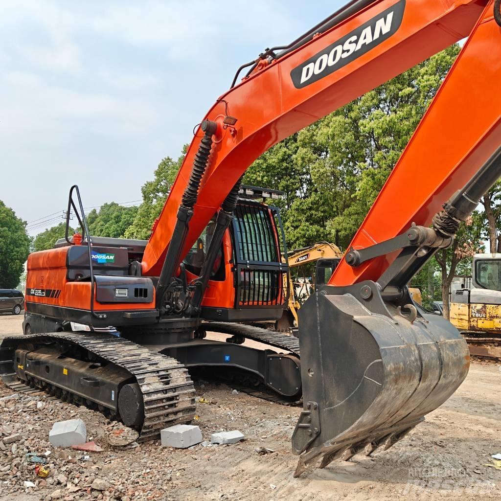 Doosan DX225-9C 대형 굴삭기 29톤 이상