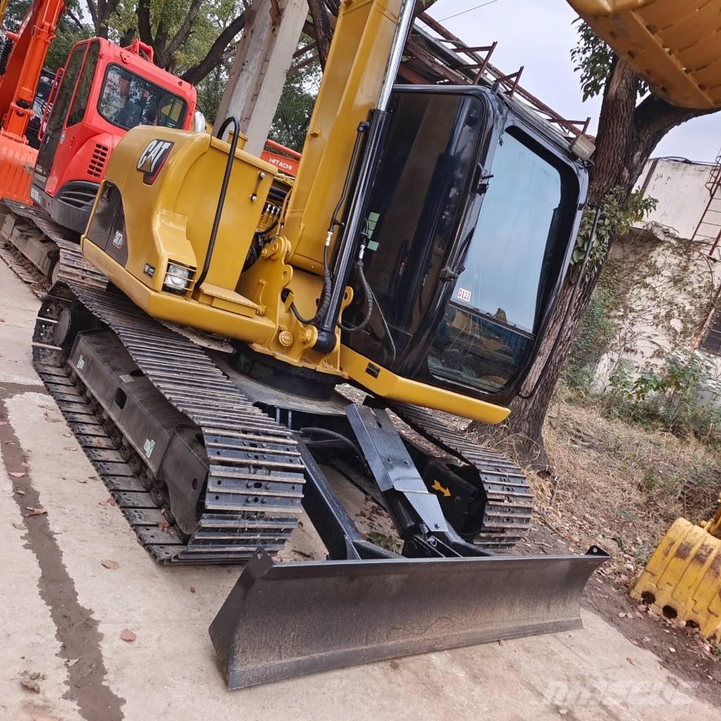 CAT 307D 중형굴삭기 7톤-28톤